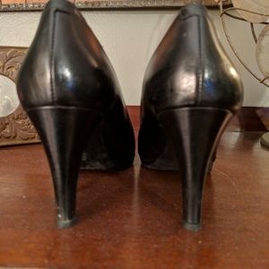 Naturalizer pumps